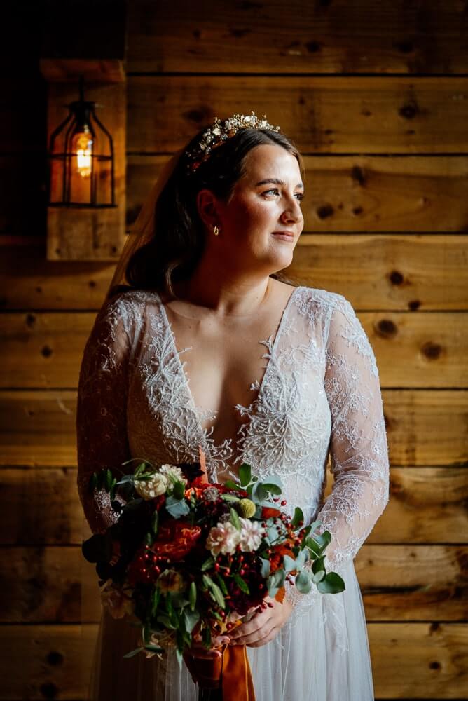 Bride with autumn flowers