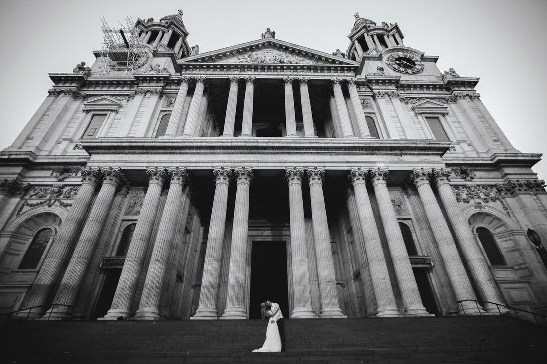St Paul's cathedral wedding photo.